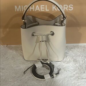 Michael Kors Cream Bucket Shoulder Bag